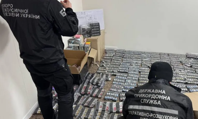 На Львівщині викрили мережу з продажу електронних сигарет
