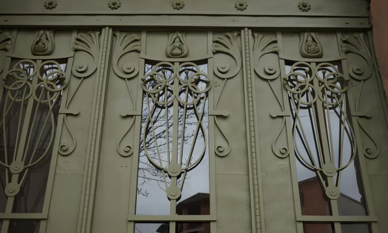 У Львові відреставрували сецесійну браму на вулиці Якова Остряниці