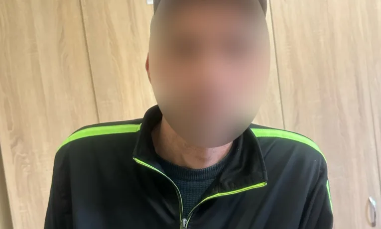 На Львівщині зловмисник пограбував пенсіонера біля пункту обміну валют