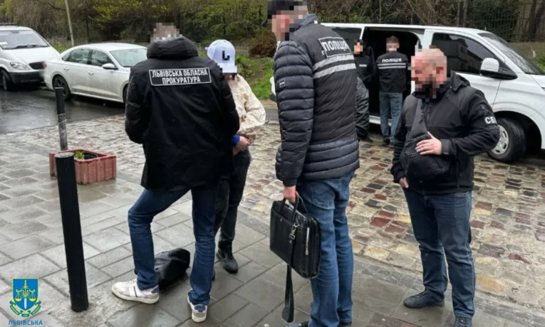 У Львові затримано групу фальшивомонетників, які “нажилися” на 50 000 доларів