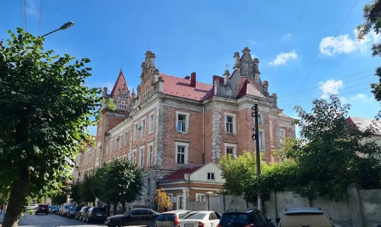 Голову Самбірського міськрайонного суду відправили у відставку