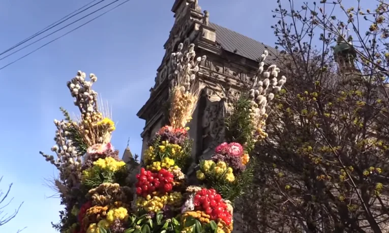 Розклад Богослужінь на Вербну неділю у Львові