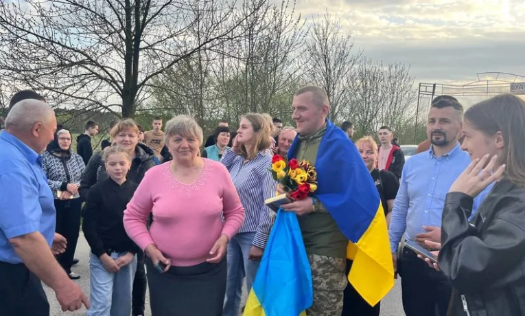 На Львівщині зустріли звільнених з полону українських військових