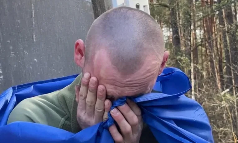 Україна та РФ провели обмін полоненими. Ще 277 воїнів повернулися додому з російського полону