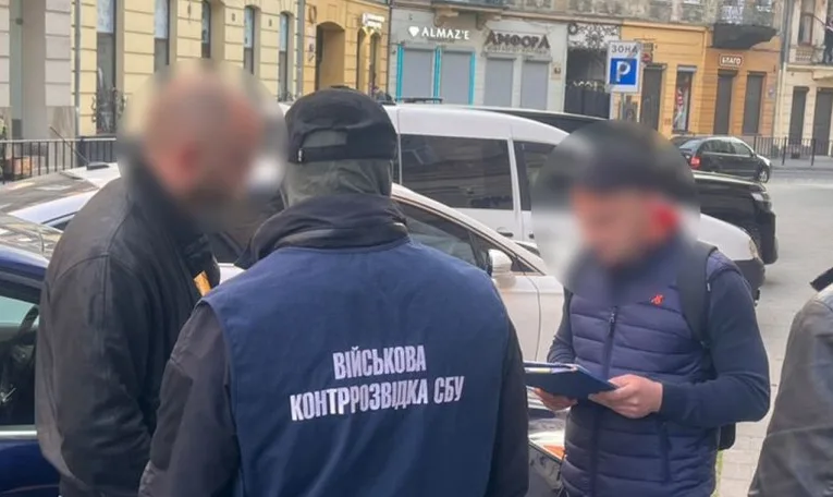 Обіцяв службу в тилу за $2 тисяч: у Львові затримали адвоката заступника сільського голови Солонки Пущака –  Юрія Панчука