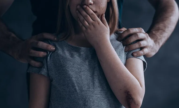 Мешканець Львівщини сплатить штраф за сексуальне домагання до неповнолітньої