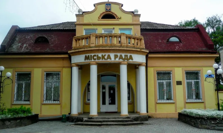 На Львівщині суд оштрафував депутатів Ходорівської міської ради за преміювання мера
