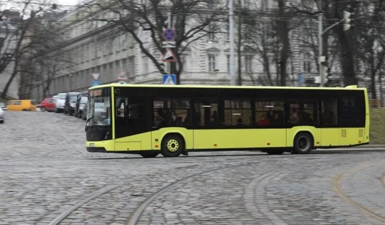 У Львові продовжать маршрути автобусів №21 та №25