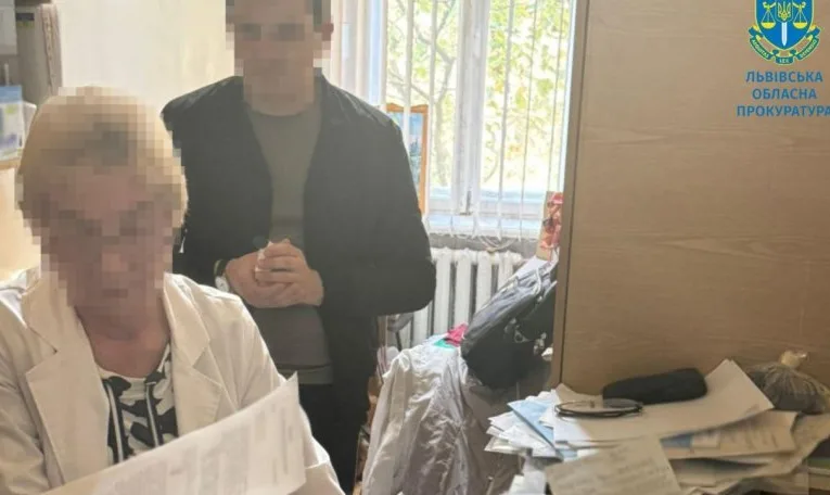 Ексзавідувачку відділення Першої міської лікарні Львова Марію Мазур визнали винною і засудили за хабарництво