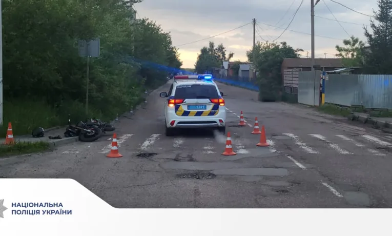 На Львівщині внаслідок наїзду мотоцикла травмована жінка