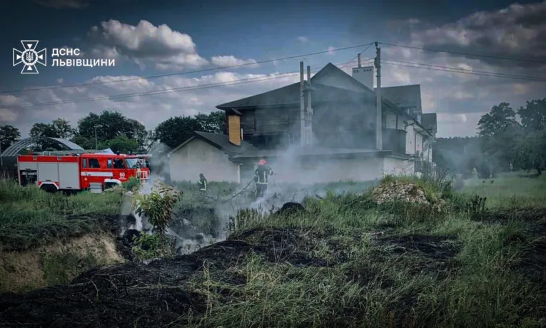 Спалювання сухостою: за добу на Львівщині згоріли 5 гектарів