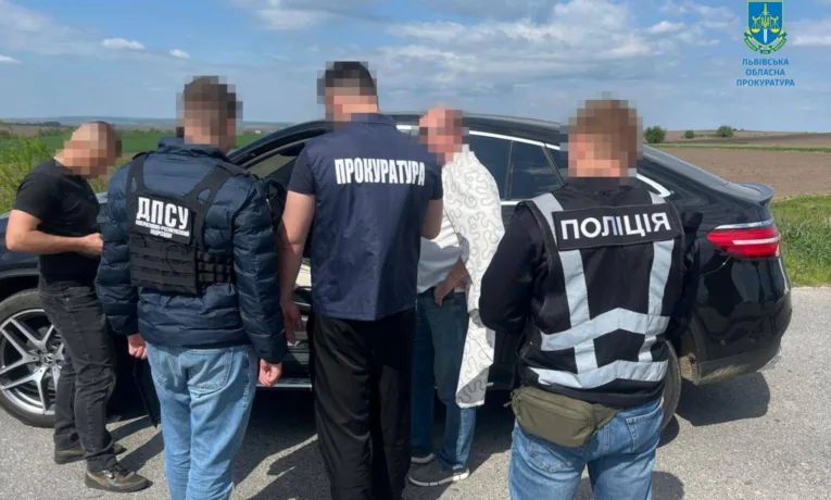 На Львівщині затримали підозрюваного в організації схеми для ухилянтів
