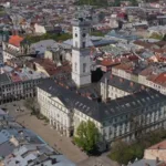 У Львові можуть затримати зарплати водіям трамваїв, тролейбусів та двірникам через блокування платежів