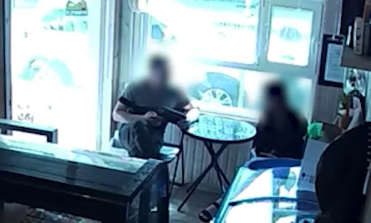 На Львівщині затримали підозрюваного у шахрайстві, який видурював у матері полеглого воїна 4000 доларів