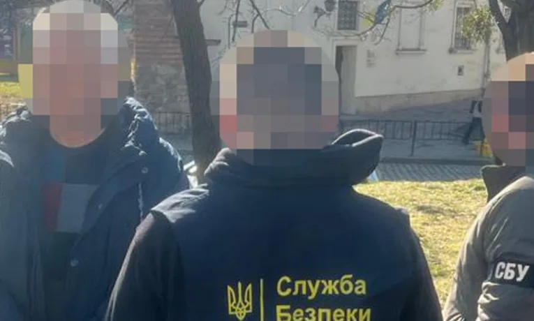 У Львові судитимуть пенсіонера за підозрою в організації схеми перетину кордону