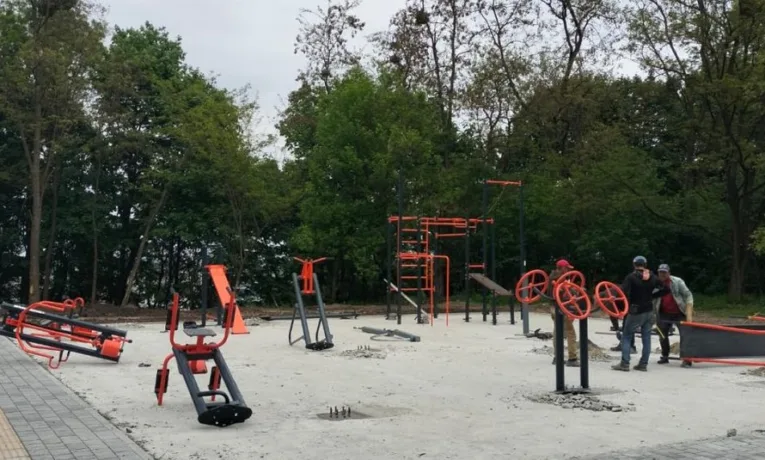 У львівському парку “Знесіння” облаштовують інклюзивний простір