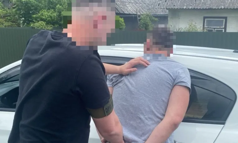 На Львівщині 38-річного чоловіка підозрюють в організації незаконного перетину кордону військовозобов’язаним