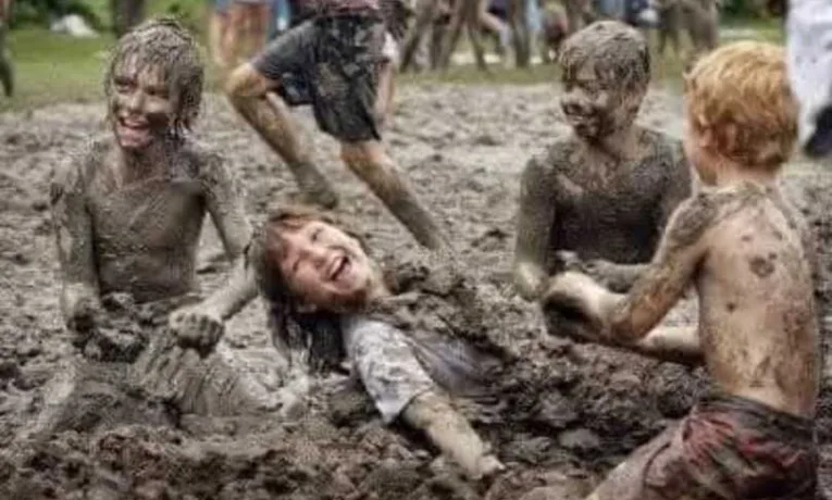 Ностальгійна Історія про гівновоз, або Львів, який ми не втратили