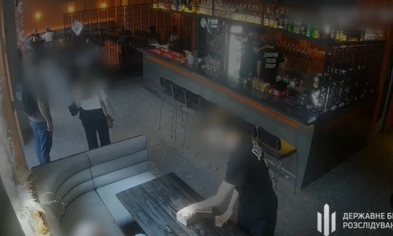 На Львівщині ДБР затримало посадовця Служби судової охорони, який  $4 тисячі обіцяв “клієнту” організувати кар’єру