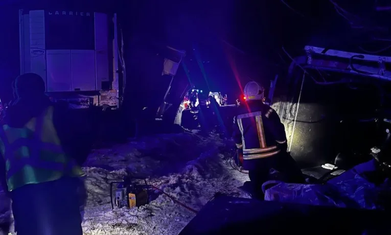 На Львівщині суд оголосив вироки водієві та пасажирові, які вчинили масштабну ДТП з 8 загиблими