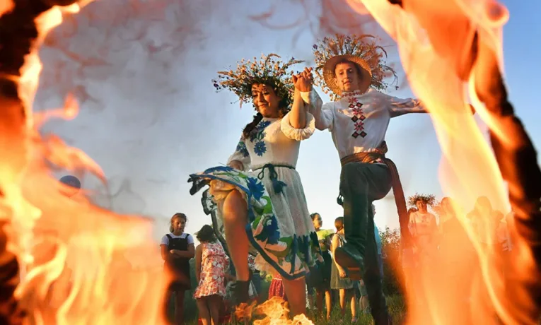 Купальська ніч і Різдво Івана Хрестителя: як відзначати свято, де переплелись християнство та язичництво