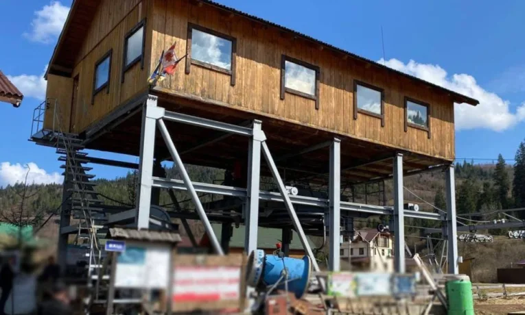 На Львівщині судитимуть власника туристичного товариства, на канатній дорозі якого травмувалася жінка