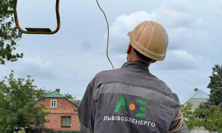 У Львові вибухнув електричний кабель, частина міста – без світла