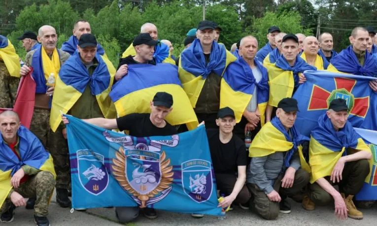 З російського полону звільнили двох захисників зі Львівщини