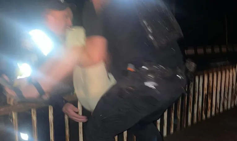 На Львівщині матір чотирьох дітей намагалася стрибнути з моста