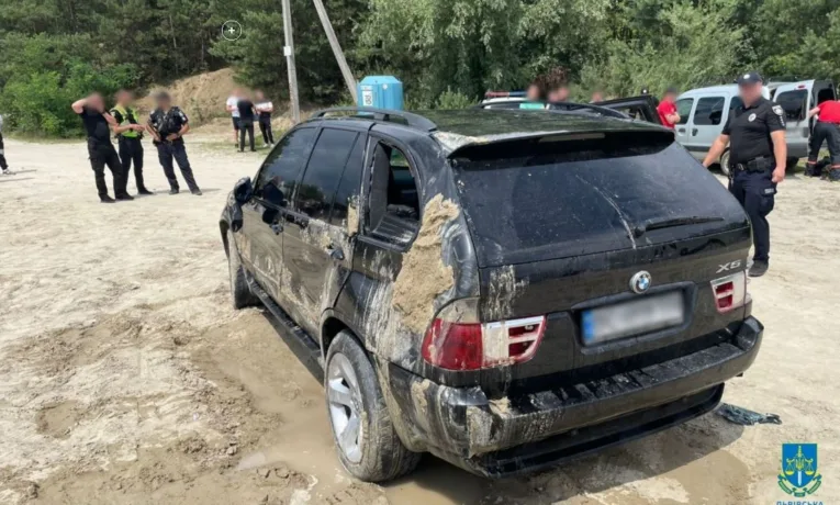Водія BMW X5, що затонув у Ясниському кар’єрі, взяли під варту