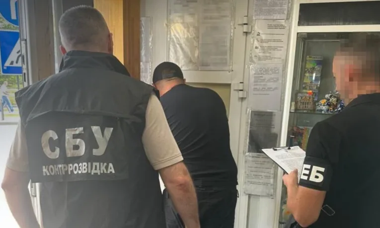 На Львівщині правоохоронці викрили мережу підпільних обмінників: вилучено 12 мільйонів