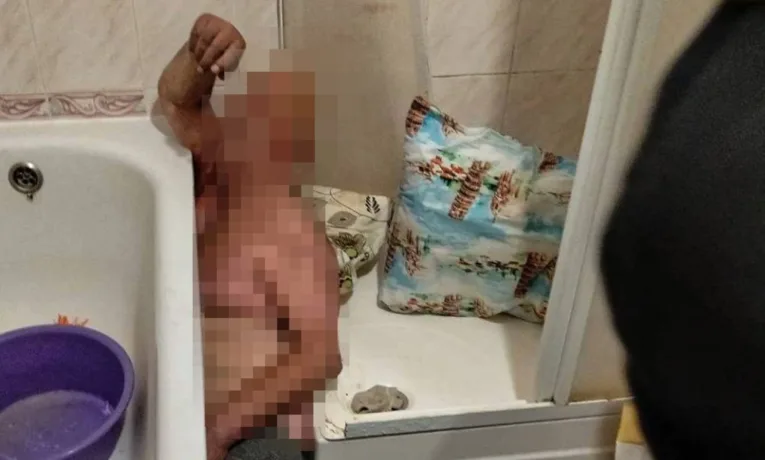 На Львівщині чоловік застряг між душовою кабіною та ванною