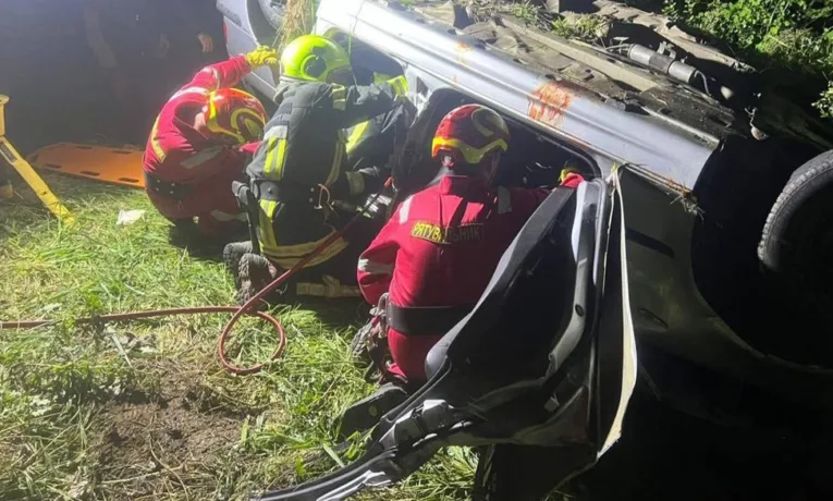 На Львівщині зіткнулися два легковики: троє людей отримали травми