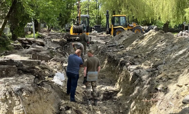 У Львові ексгумували 90% радянських поховань із “Пагорба Слави”