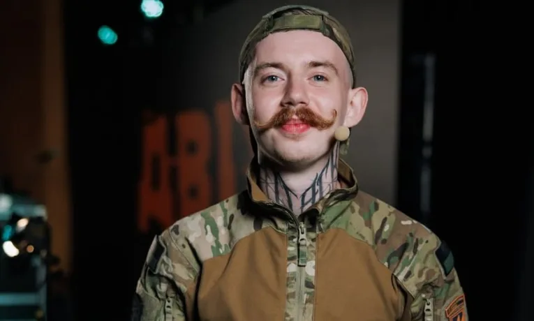 Президент посмертно присвоїв звання “Герой України” випускнику ЛНУ ім. І.Франка Віталію Карвацькому