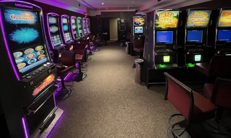 Львівський суд оштрафував власника підпільного казино на 340 тис. грн