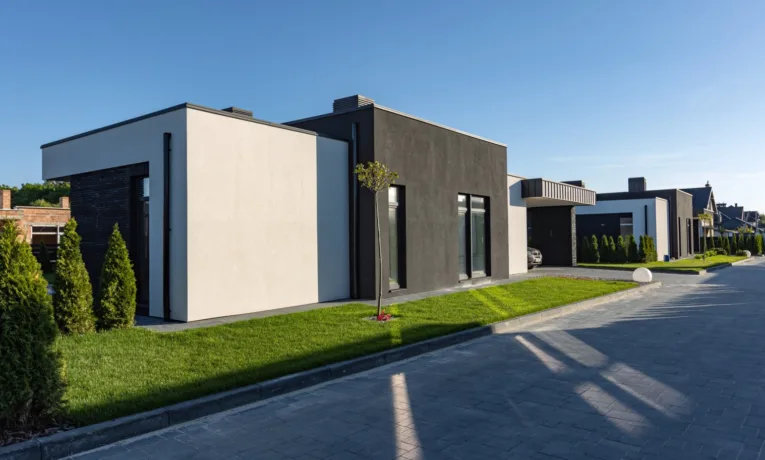 НАЗК оцінило приховані у Зубрі котеджі львівських податківців у понад 12 млн грн