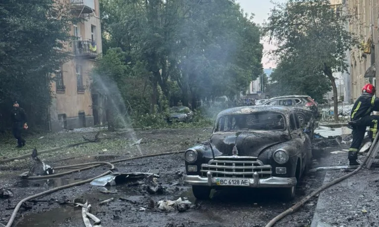 Вибухи лунали у кількох районах: що відомо про російську масовану атаку на Львів