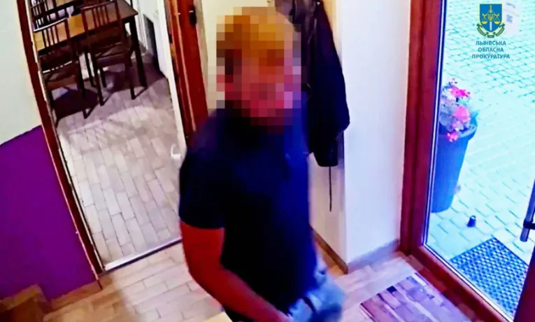 У Львові судитимуть дніпрянина, який вкрав понад пів мільйона гривень у матері загиблого солдата