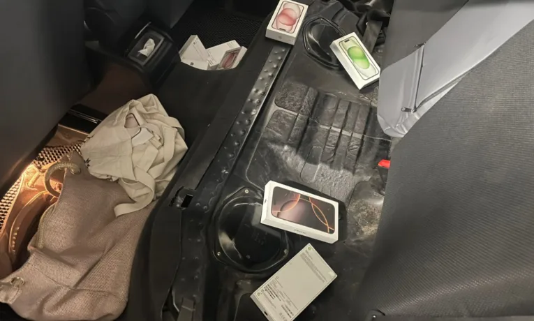 Львівські прикордонники вилучили незадекларовану партію смартфонів на пів мільйона