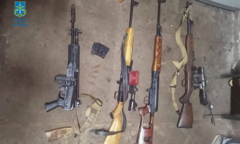 Незаконне поводження зі зброєю: на Львівщині повідомили про підозру двом чоловікам