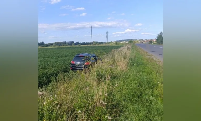 На Львівщині зіткнулися позашляховик та мотоцикл