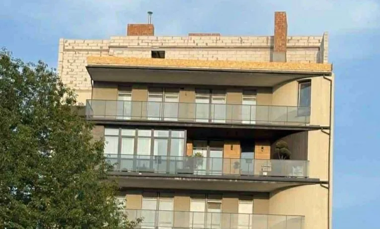 Сім поверхів замість шести: у Львові ініціювали перевірку через надбудову в будинку на вулиці Червоній