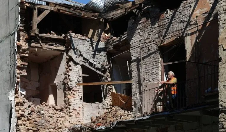 Першим трьом мешканцям будинку на вулиці Олени Степанівни, 35 у Львові виділили гроші на нове житло