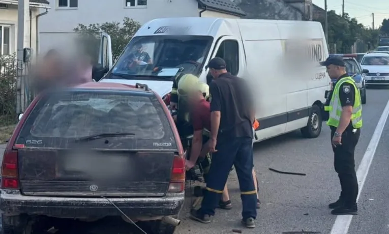 Внаслідок ДТП на Львівщині загинув водій легковика