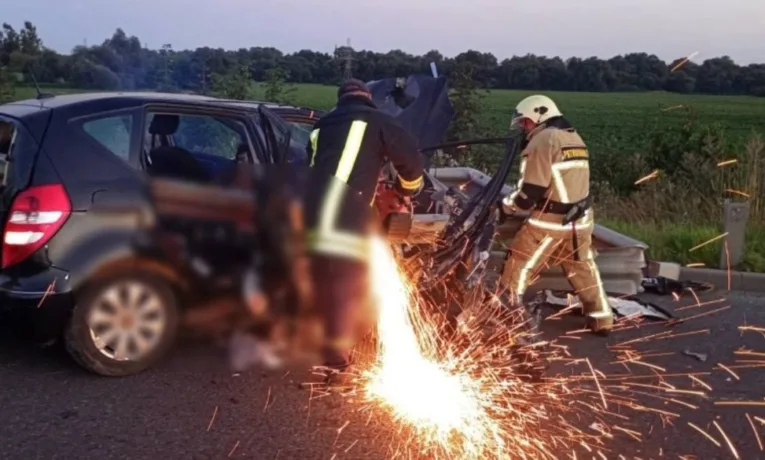 На Львівщині трапилась смертельна аварія біля Жидачева за участі неповнолітніх: загинули двоє людей (фото)