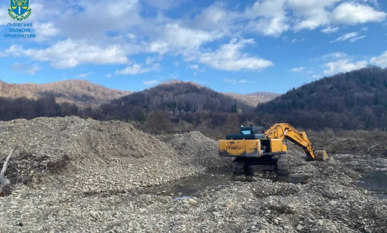 На Львівщині директор фірми незаконно видобував корисні копалини