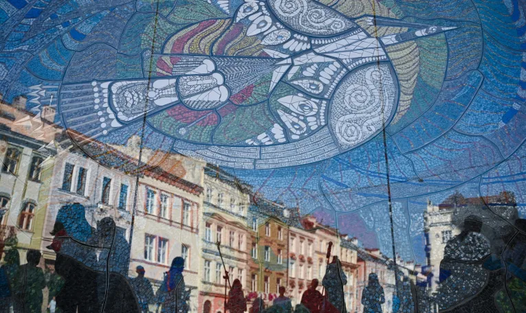 До Львова привезли відтворену мозаїку “Боривітер” художниці Алли Горської