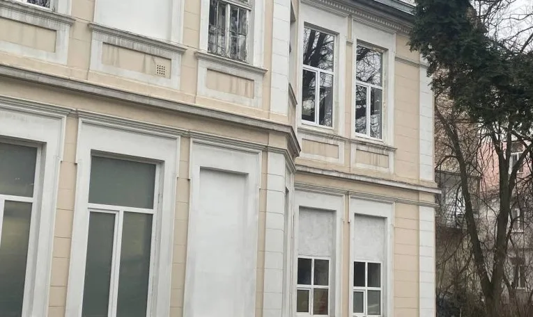 Львівська обласна клінічна лікарня сплатила 170 тисяч гривень штрафу за незаконну заміну вікон