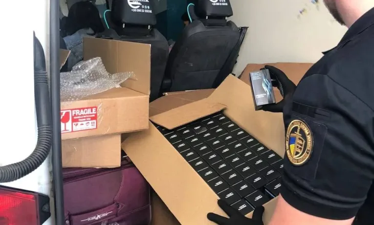 Львівські митники зупинили контрабанду харчових добавок на 1,5 млн грн